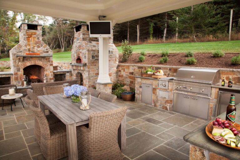 Top Outdoor Kitchen Entertaining Areas in America: 2026 Guide